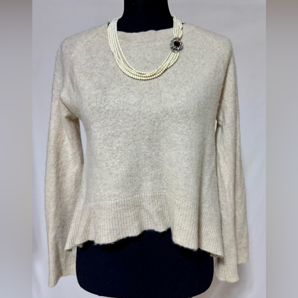 360Cashmere Cream 100% Cashmere Sweater | Size M | Soft Ribbed Hem Detail